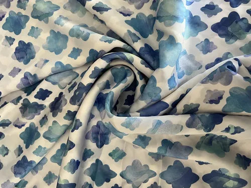 Tela Poli-charmeuse Estampada Rombos Nubes
